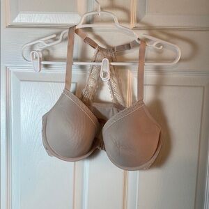 Auden Seamless Comfort Bra Front Closure  Lace Detail Front Closure  Size 38D
